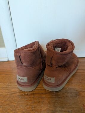 UGG Classic Mini Boots in Chestnut Brown